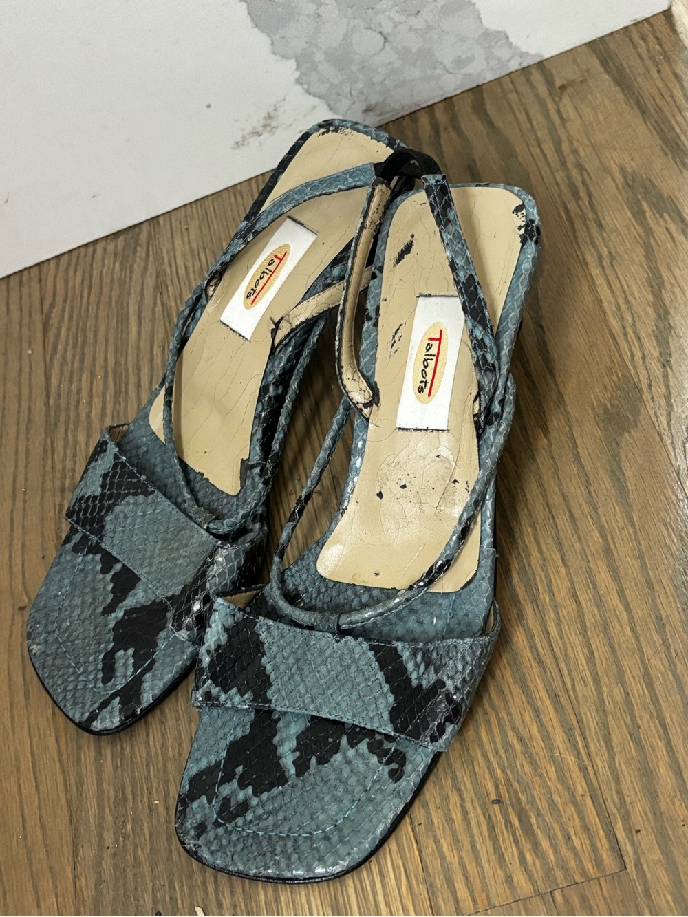 Y2K 2000s Talbots blue and black snake-print slingback kitten heels women’s 7